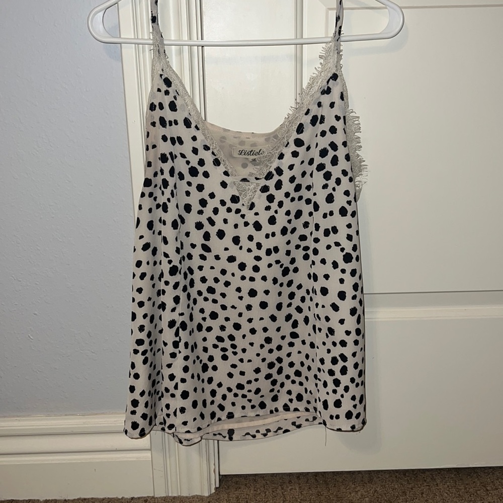 Listicle size L adorable summer tank!